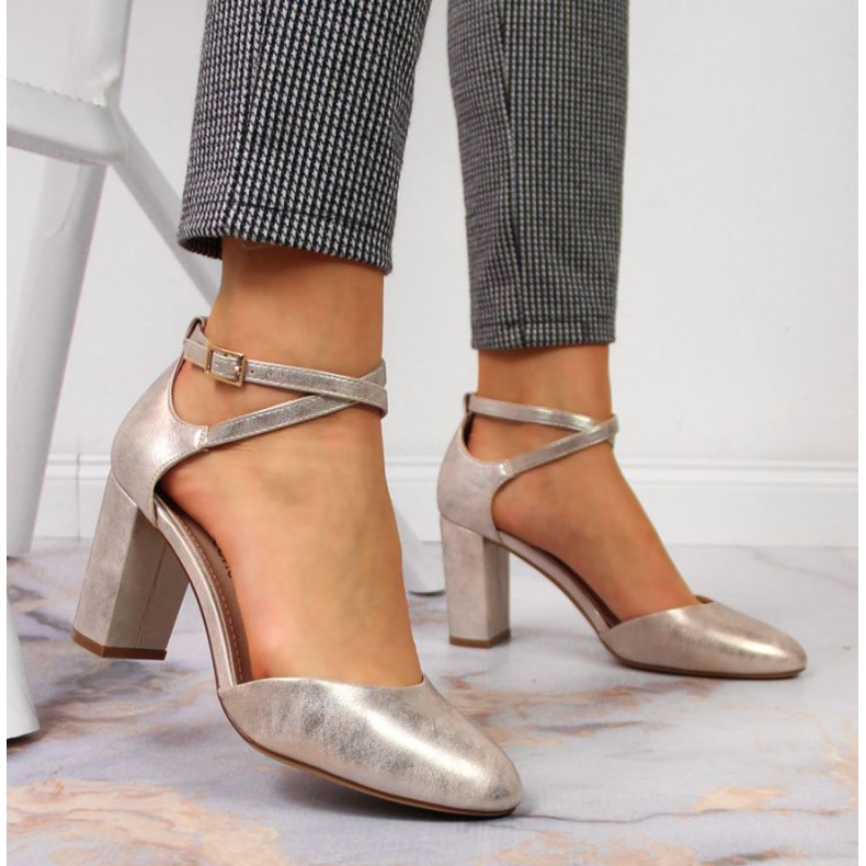 Sandálias no poste de Sergio Leone W SK364A ouro dourado 2