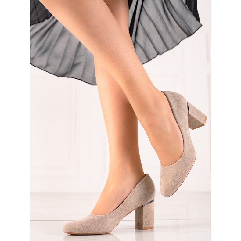 Goodin Bombas bege em um pilar 1