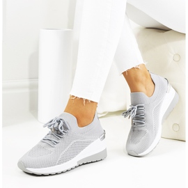 Tênis cinza na cunha Sabelia 1