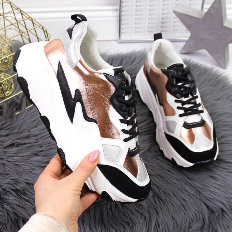 Tênis na plataforma Potocki W WOL53 branco e dourado 1