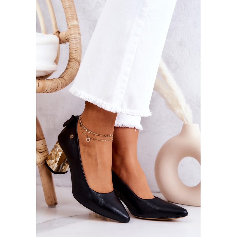 Bombas de couro em uma barra Maciejka 05334-01 preto 2