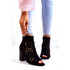 FB1 Botas pretas a céu aberto em um post Brittany preto 1 FB1 Botas pretas a céu aberto em um post Brittany preto 1