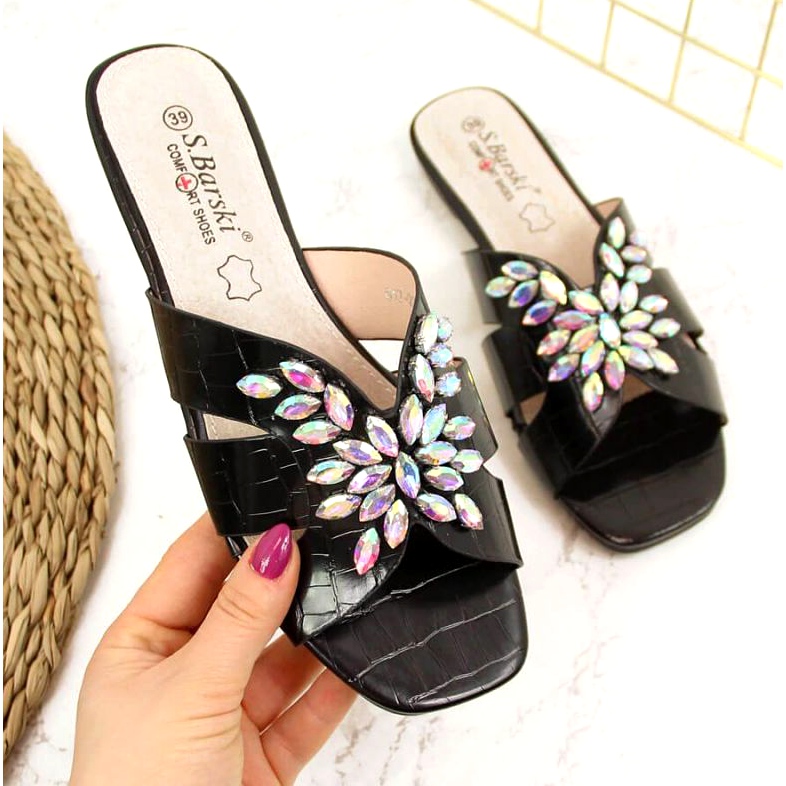 Chinelos pretos com pedras S. Bararski W OLI104 1