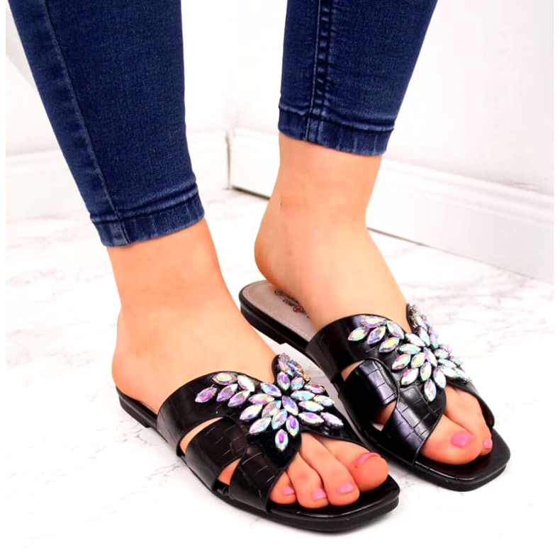 Chinelos pretos com pedras S. Bararski W OLI104 3