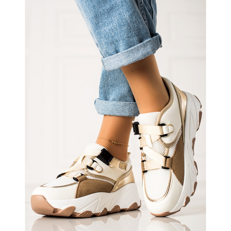 W. Potocki Tênis com fivela Potocki bege branco dourado 2 W. Potocki Tênis com fivela Potocki bege branco dourado 2