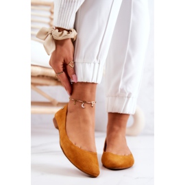 Bailarinas de camurça feminina Maciejka 04100-44 Amarelo escuro multicolorido 2