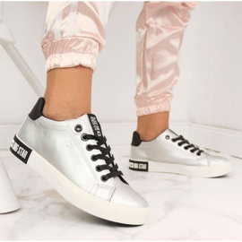 Tênis cano baixo com couro ecológico Big Star W II274034 prata 2