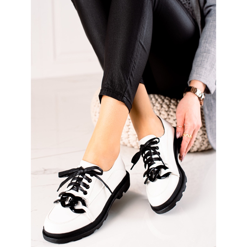 Goodin Sapatos de renda com um ornamento branco 2