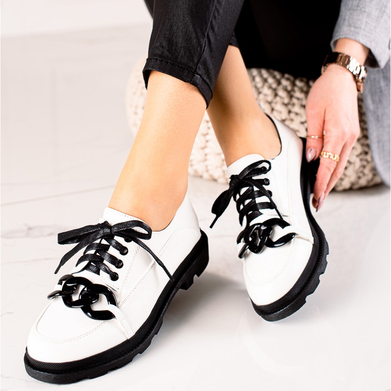 Goodin Sapatos de renda com um ornamento branco 1 Goodin Sapatos de renda com um ornamento branco 1