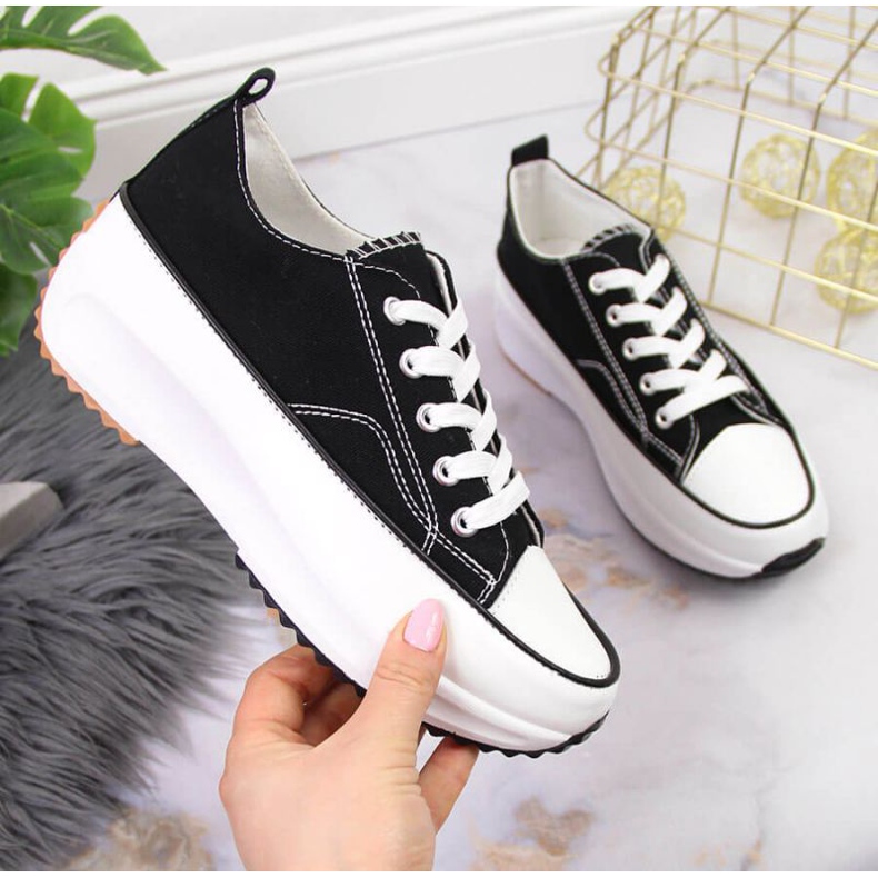 Tênis preto McKeylor W JAN93 salto de cunha 1