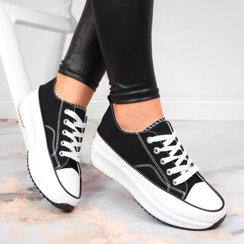 Tênis preto McKeylor W JAN93 salto de cunha 2