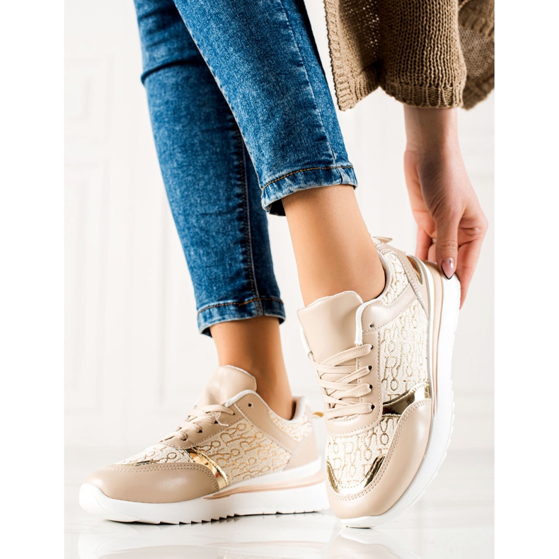 TRENDI Tênis Bege Confortável 1