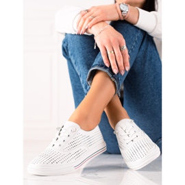 Tênis vazado de couro VINCEZA branco 1