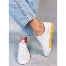 Tênis feminino branco Twerd Yellow 1