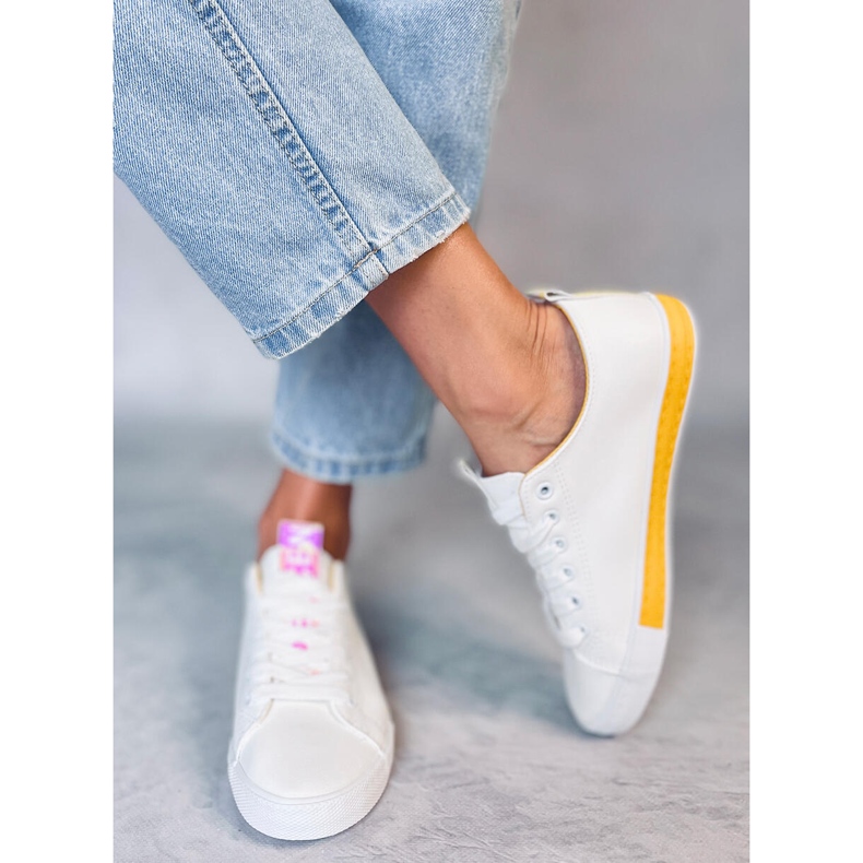 Tênis feminino branco Twerd Yellow 1