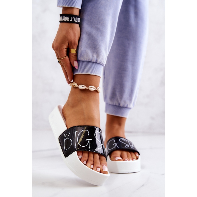 Chinelos femininos de borracha Big Star JJ274A276 branco e preto 1
