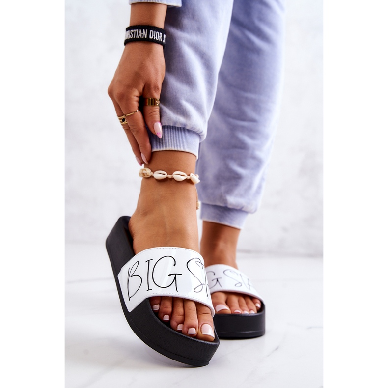 Chinelos femininos de borracha Big Star JJ274A275 preto e branco 1