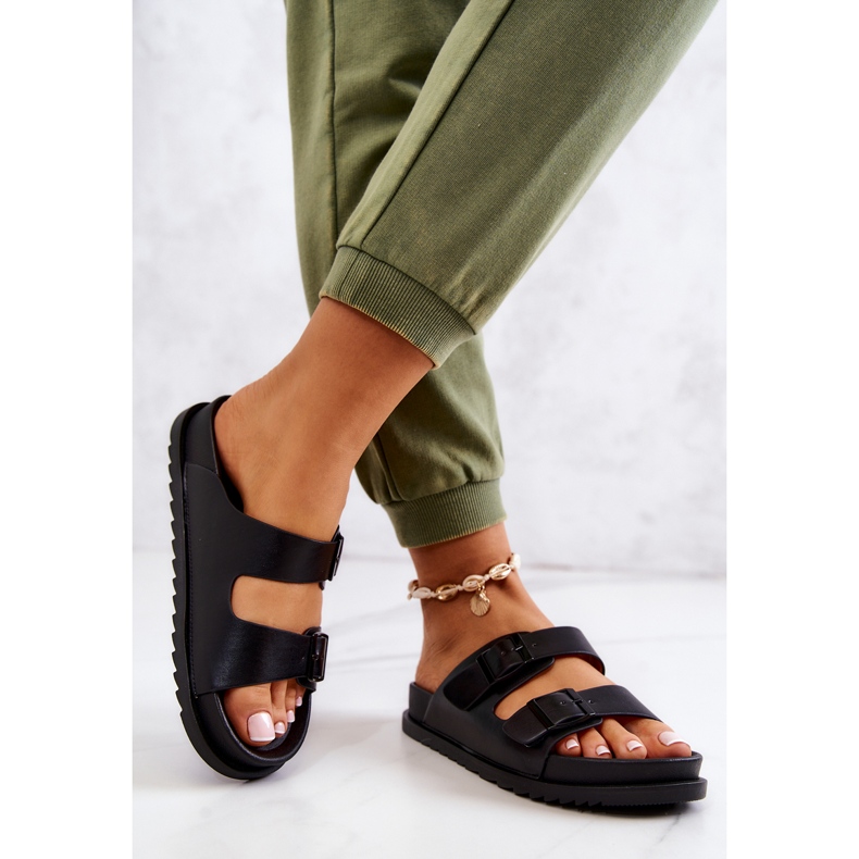 S.Barski Chinelos de borracha preta Corina com fivela preto 2 S.Barski Chinelos de borracha preta Corina com fivela preto 2