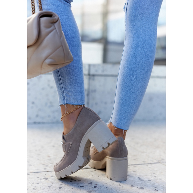 Lemar Sapatos elegantes em um pilar com decoração Harmell bege 2