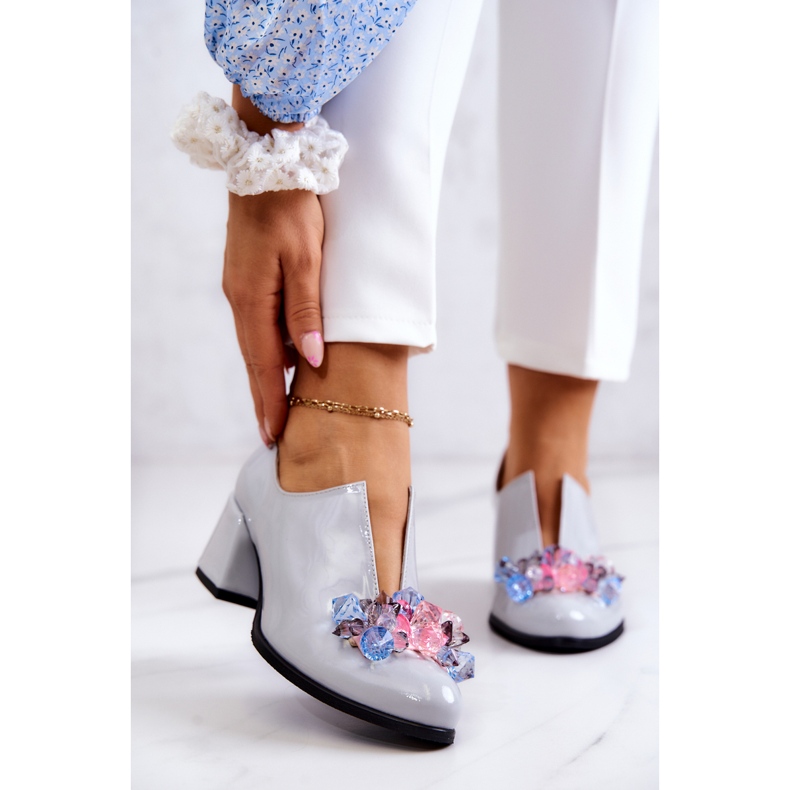 PA2 Sapatos lisos de couro lacado com decoração cinza Delaver 1