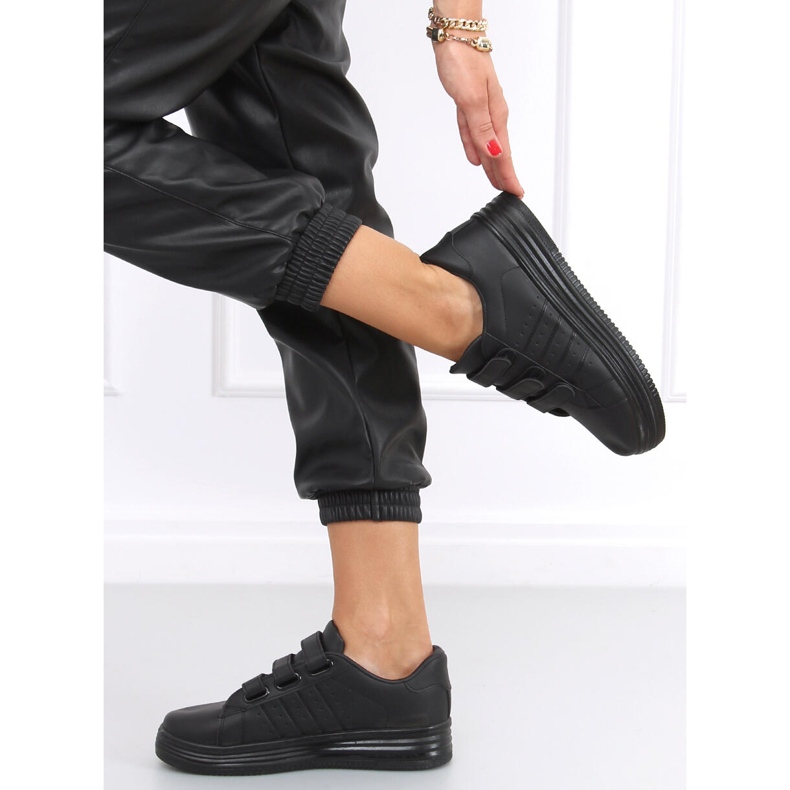 Saanvi Negro Tênis de velcro preto 2