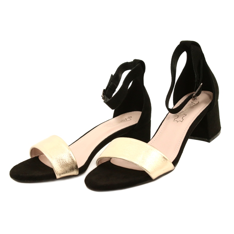 Sandálias Pretas e Douradas On A Bar Evento 20SD98-1618 preto dourado 2