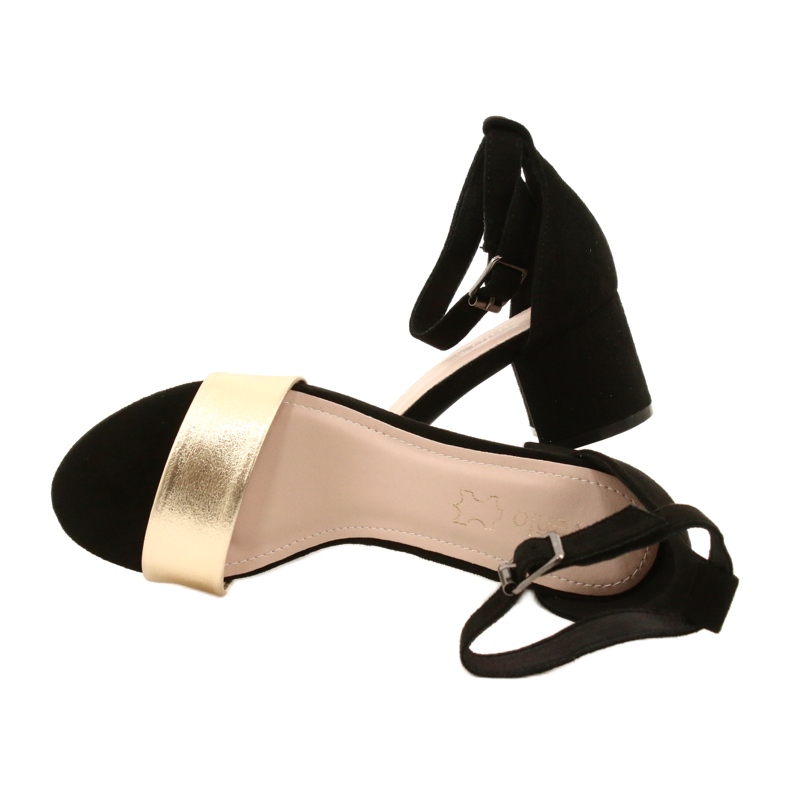 Sandálias Pretas e Douradas On A Bar Evento 20SD98-1618 preto dourado 5