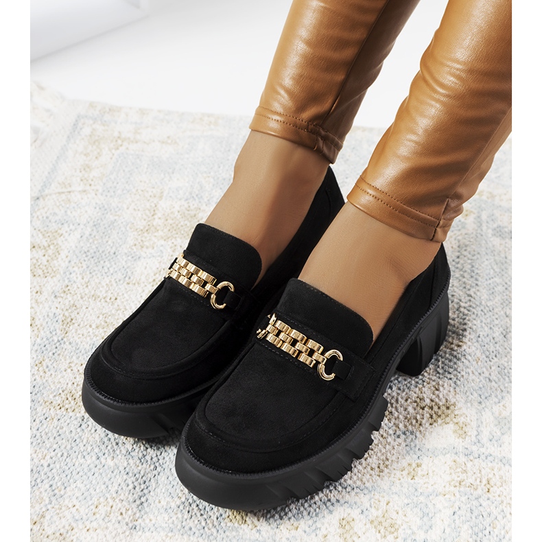 Mocassins pretos em uma sola grossa de Jeri 1