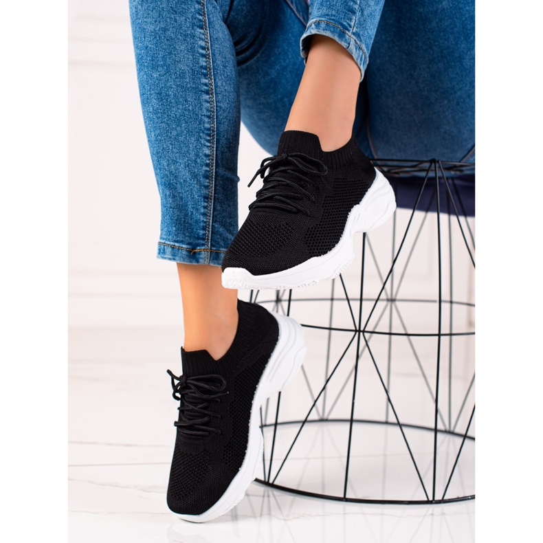 Renda Tênis preto com cadarço 2 Renda Tênis preto com cadarço 2