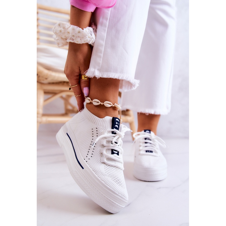 Tênis esportivo feminino GOE JJ2N4164 Branco 1