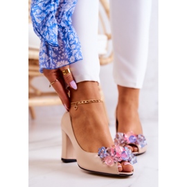 Sapatos de Couro com Ornamento Bege Dayane 1