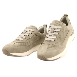 Sapatos femininos de couro a céu aberto Caprice 23708-28 em tons de verde 3