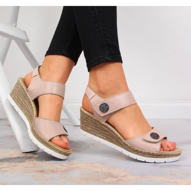 Sandálias de couro com cunha Rieker W 619B9-31 rosa 2