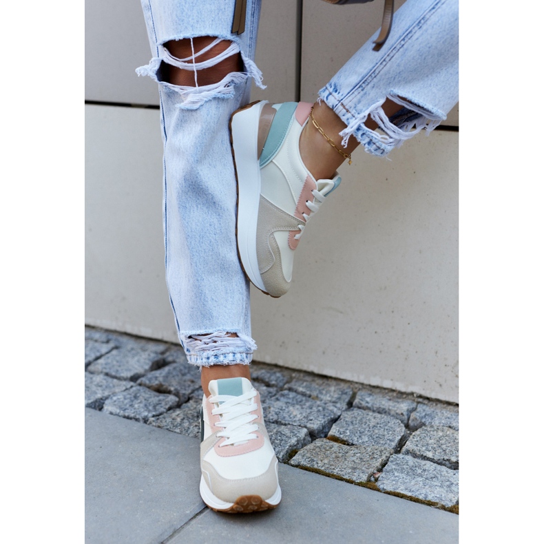 FG2 Tênis esportivos bege e verde coryse amarrados castanho 1