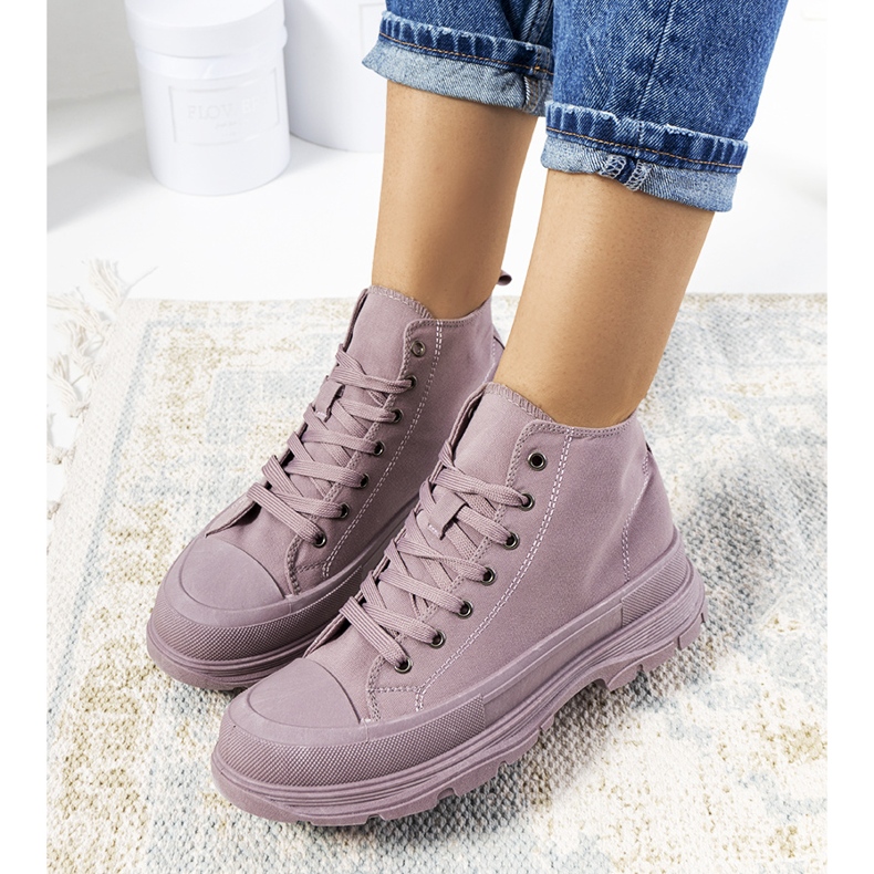 Tênis violeta de cano alto na plataforma Boyes tolet 1