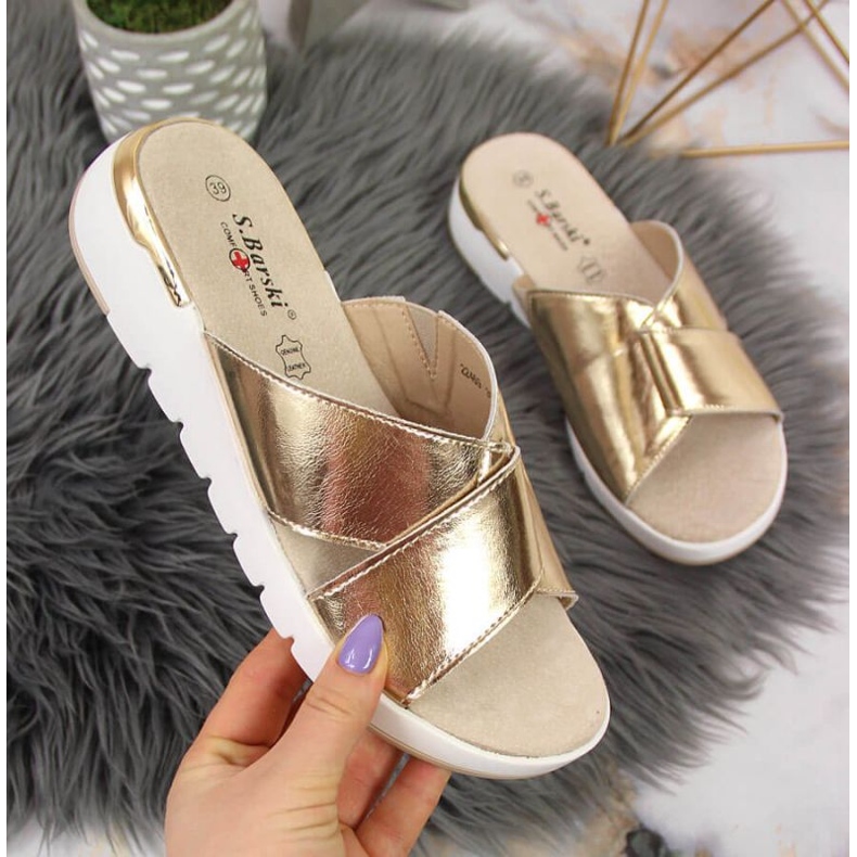 Chinelos de couro envernizado S. Barski W OLI159B dourado 1