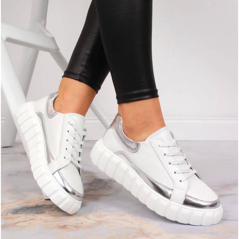 Sapatos de couro na plataforma S. Barski W OLI161 branco 2