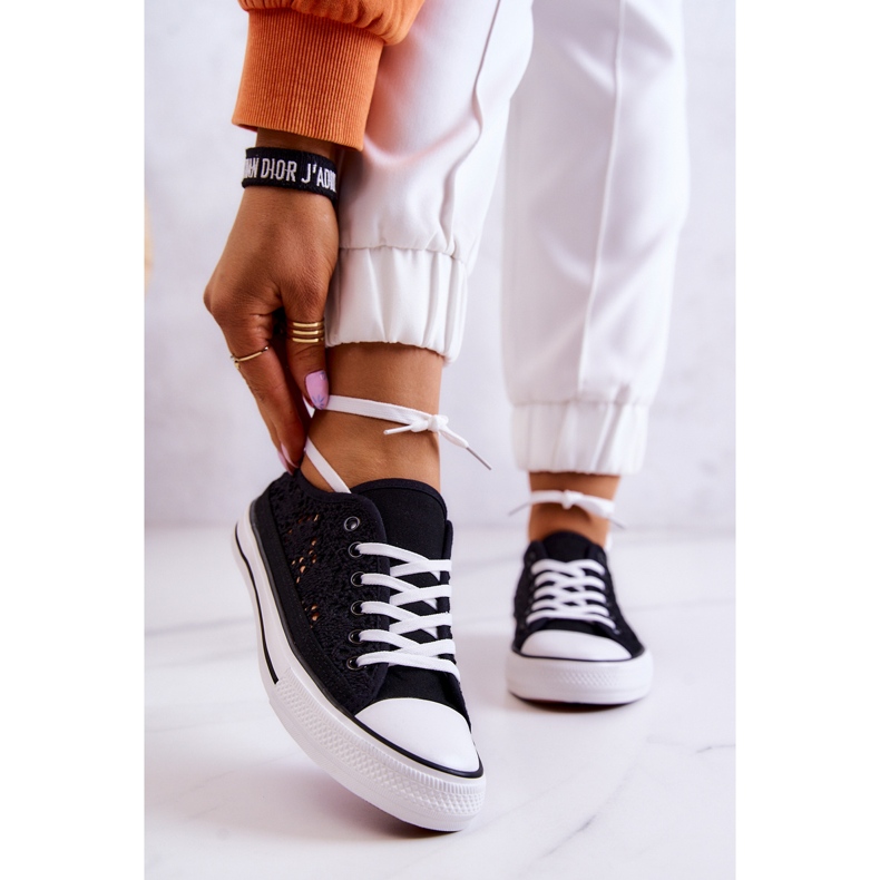 Tênis de mulher Black Venture de tecido com vazado preto 1 Tênis de mulher Black Venture de tecido com vazado preto 1