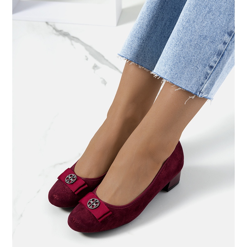 Sapatos marrons brilhantes da Baten vermelho 1