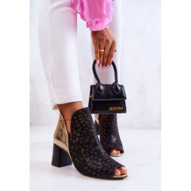 Botas de couro em um poste Maciejka 05507-01 Preto e Dourado 2