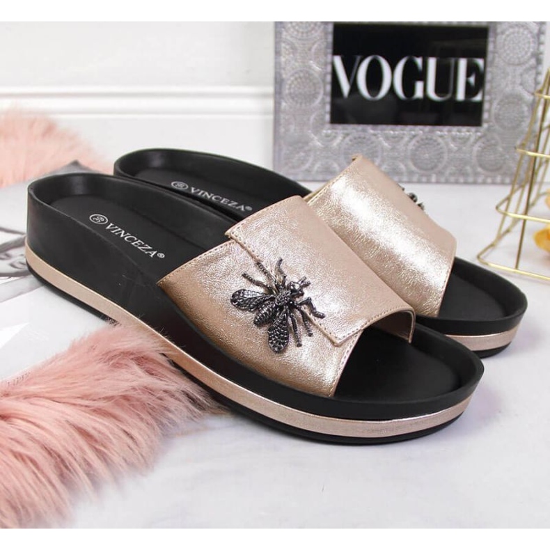 Chinelos de cunha com inseto Vinceza W JAN118B dourado 2 Chinelos de cunha com inseto Vinceza W JAN118B dourado 2