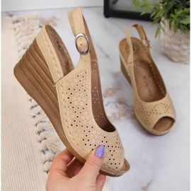 Sandálias de cunha eVento W EVE349B bege 1