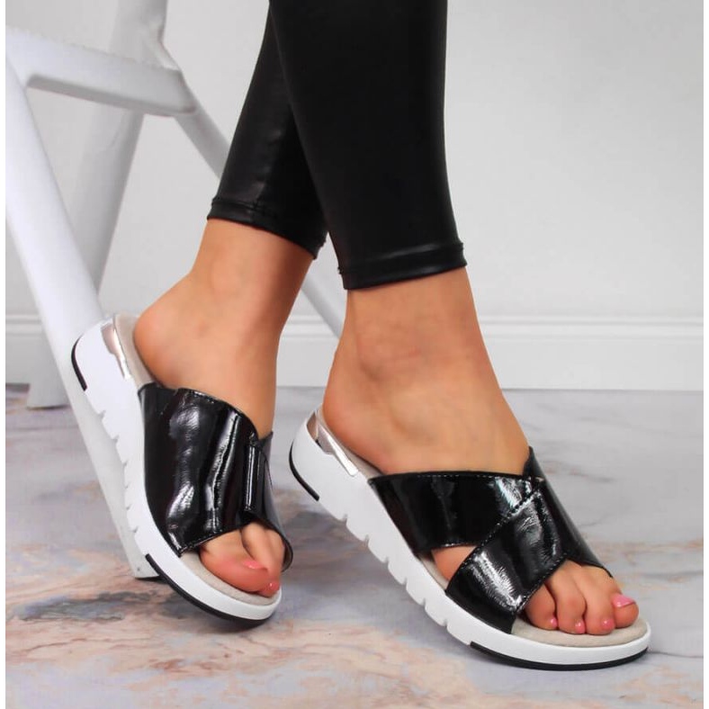 Chinelos de couro envernizado S. Barski W OLI159A preto 2