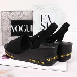 Sandália de cunha preta Vinceza W JAN108A preto 2