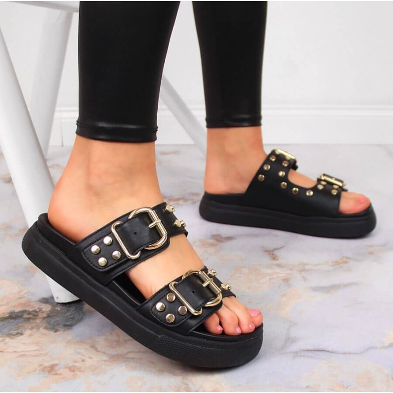 Chinelos com rebites Bugatti JJ253070 W INT1720A preto 2