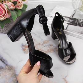 Sandálias pretas no poste Vinceza W JAN96A preto 1