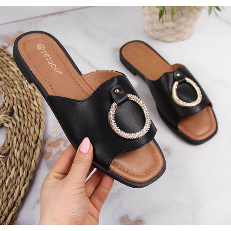 Chinelos pretos com decoração Potocki W WOL74A 1