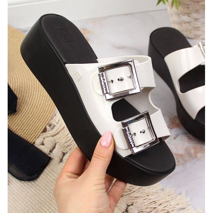 Chinelos de borracha na plataforma Zaxy W INT1707 branco 1