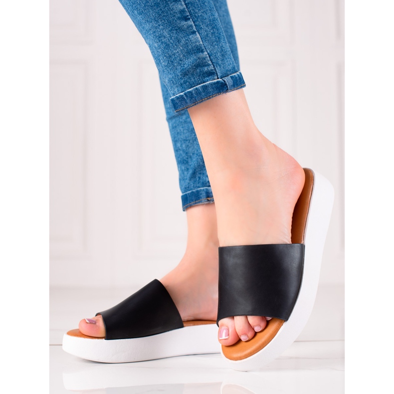 Encor Chinelos pretos na plataforma 1