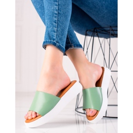 Encor Chinelos verdes na plataforma 1